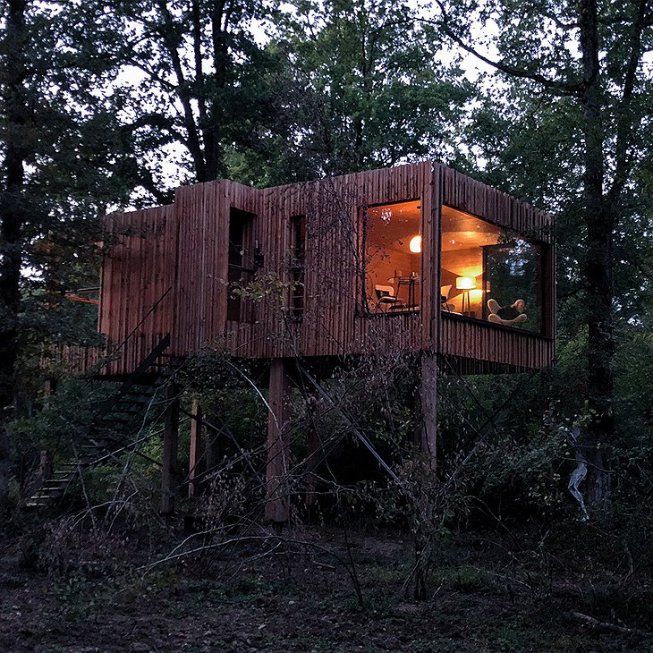 Loire Valley Lodges Treehouse At Night