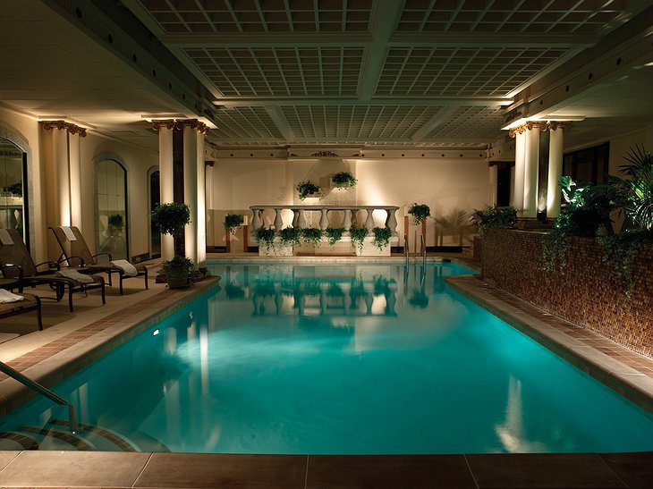 Peabody Memphis swimming pool