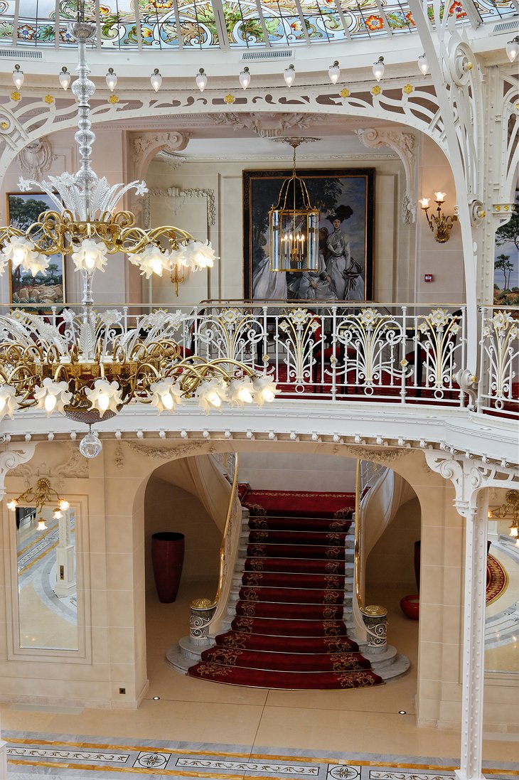 Hotel Hermitage Monte-Carlo lobby chandelier