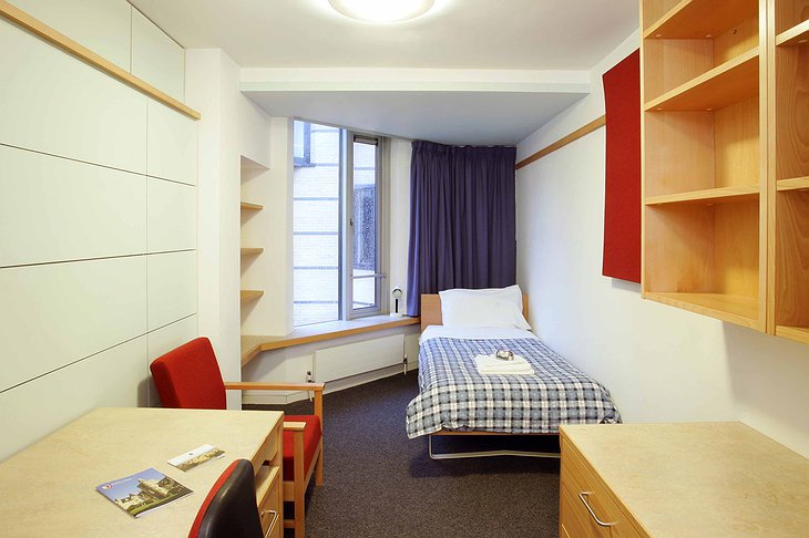 Oxford University Bed and Breakfast en suite room
