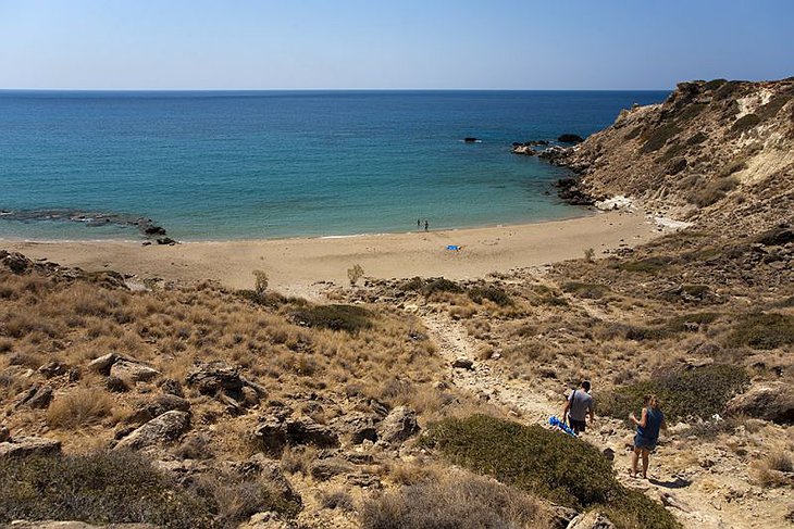 Makris Gialos beach