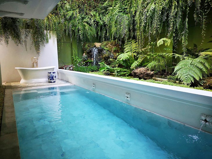 The Inside House Waterfall Pool Suite Pool