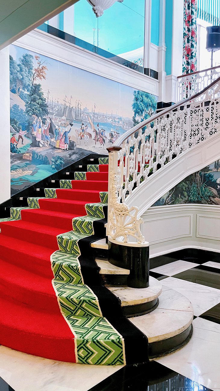 Greenbrier Hotel Royal Staircase