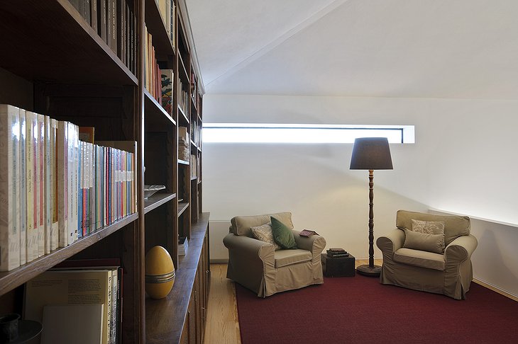 Paco de Pombeiro library