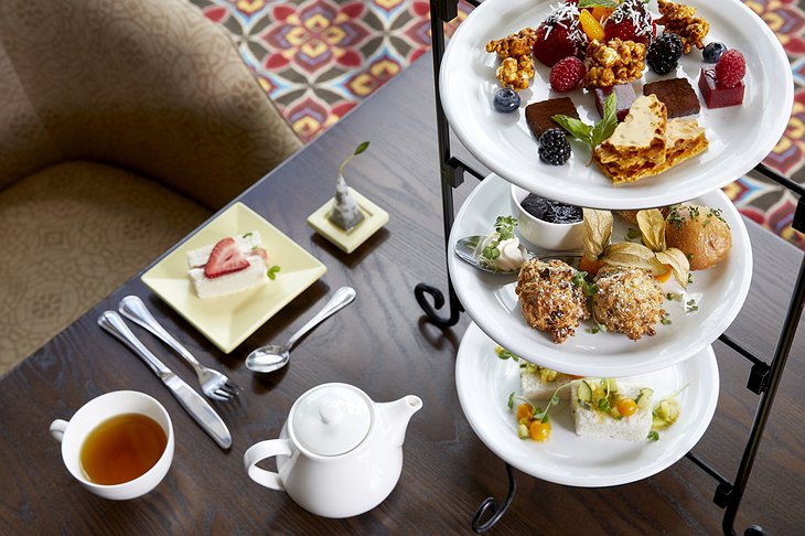 Prince of Wales Hotel Windsor Lounge Afternoon Tea & Snacks