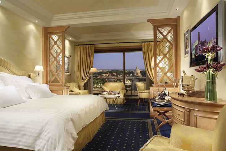 Rome Cavalieri hotel room with balcony and view on Rome