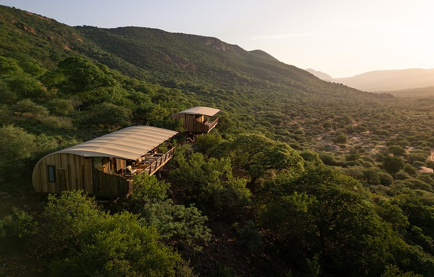Few & Far Luvhondo - The Six-Suite Lodge That's Off Every Map