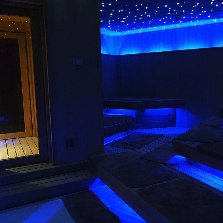 Capsule Inn Osaka / New Japan Umeda Spa Sauna Blue Lights