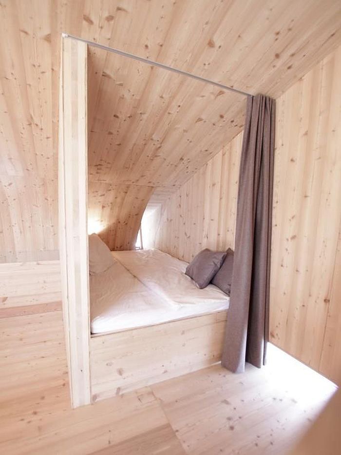 Ufogel wooden bedroom