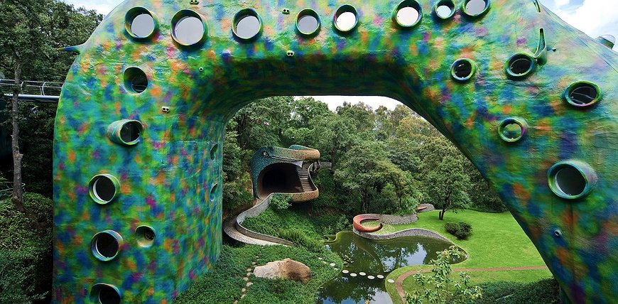 El Nido de Quetzalcóatl - Surreal Organic Architecture In Mexico