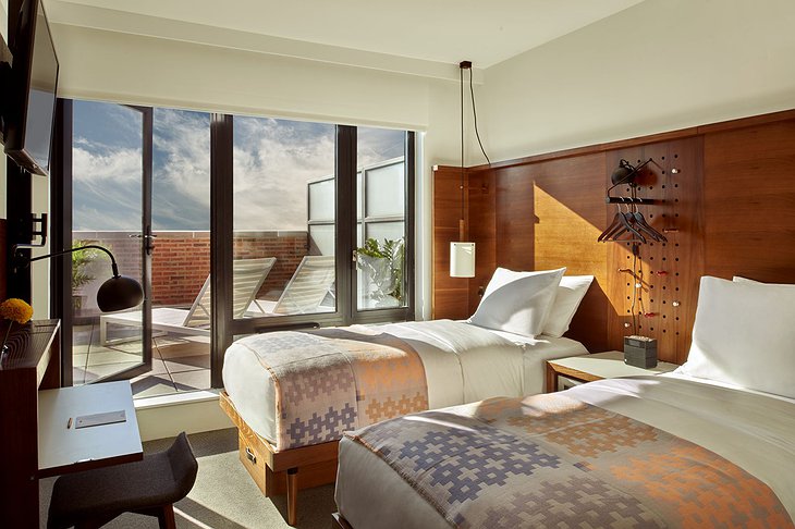 Arlo Hudson Square twin room with terrace