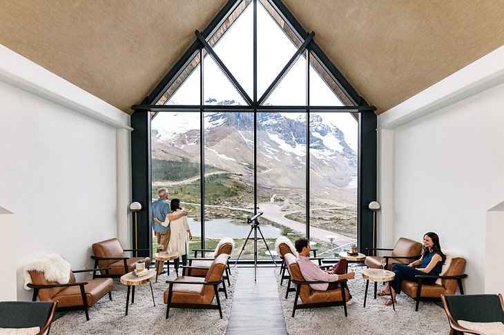Glacier View Lodge Lounge Athabasca Glacier Panorama