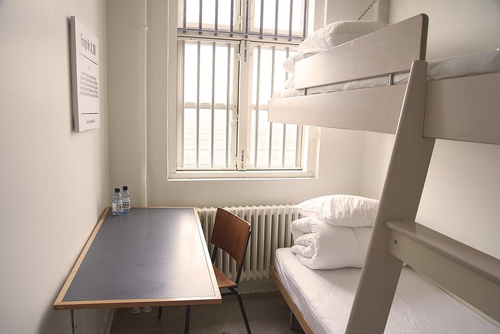 SleepIn Fængslet room
