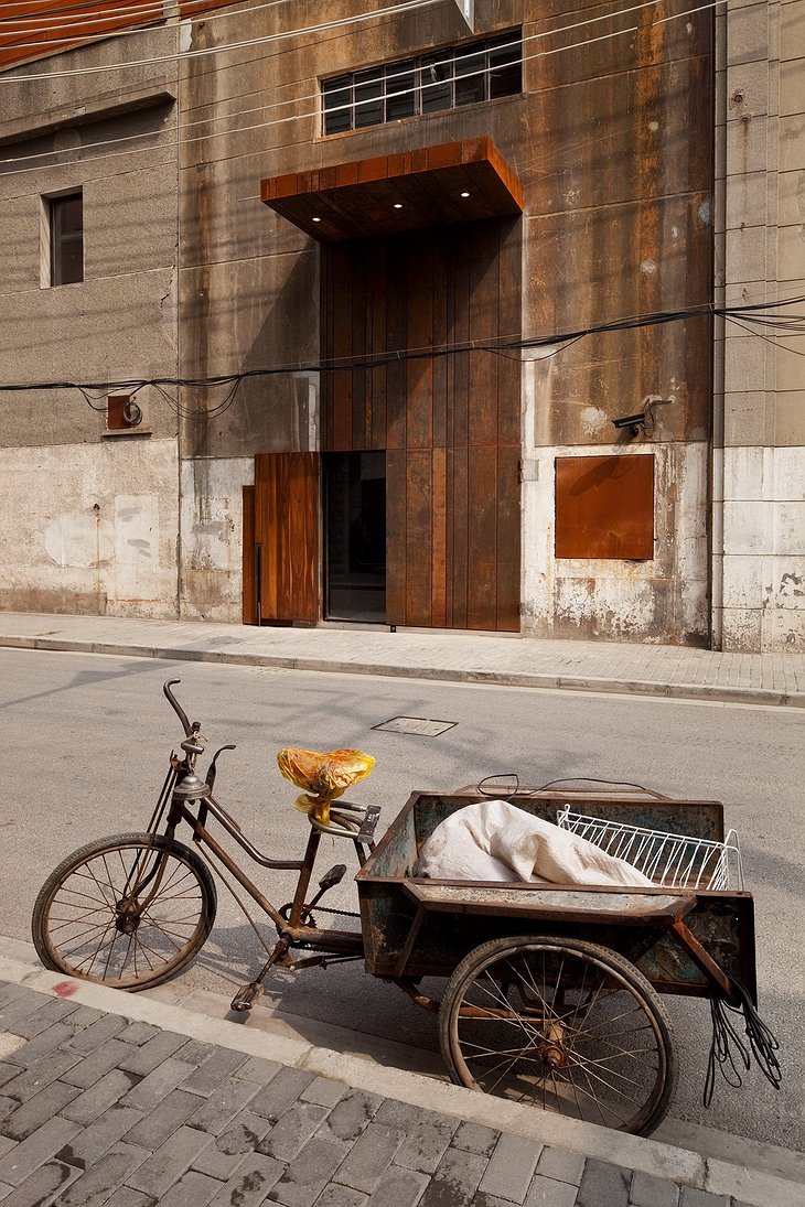 The Waterhouse at South Bund main entrance with an old bike