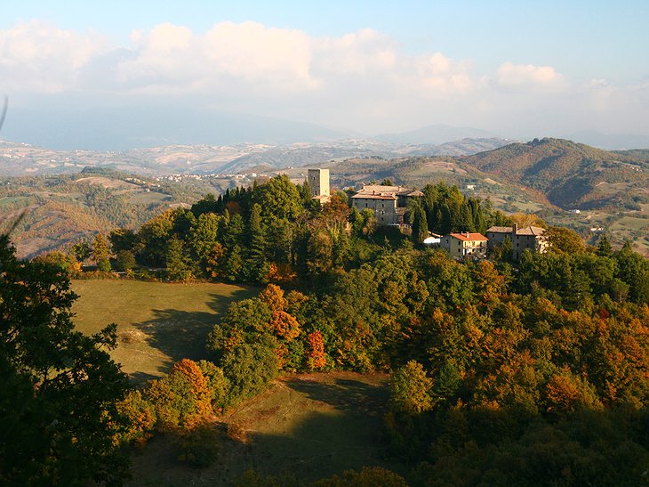 Castello di Petroia and the surrounding hills