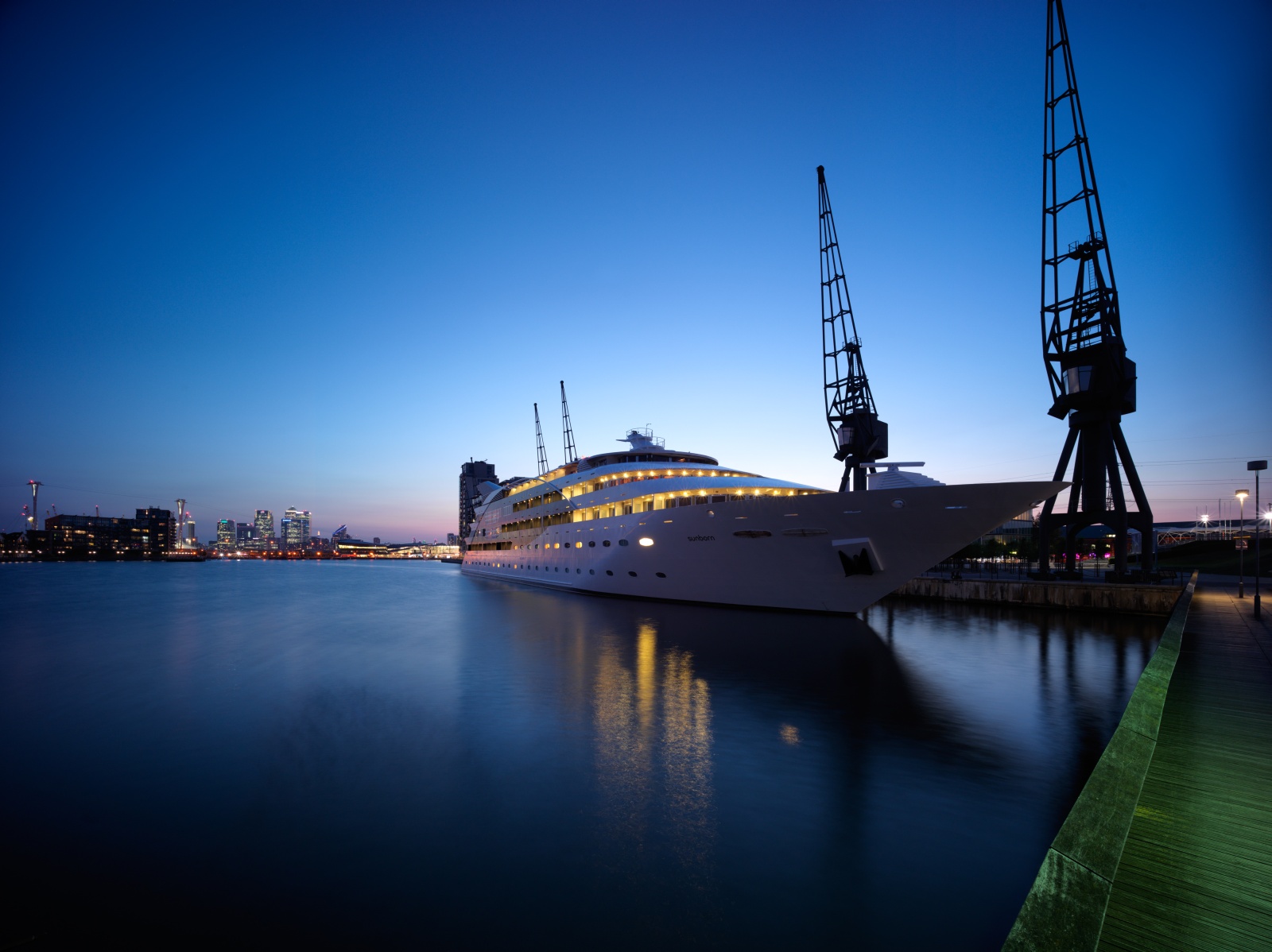 london superyacht hotel