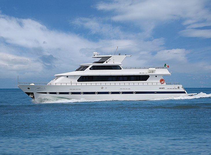 Sarah Cruise Venezia yacht