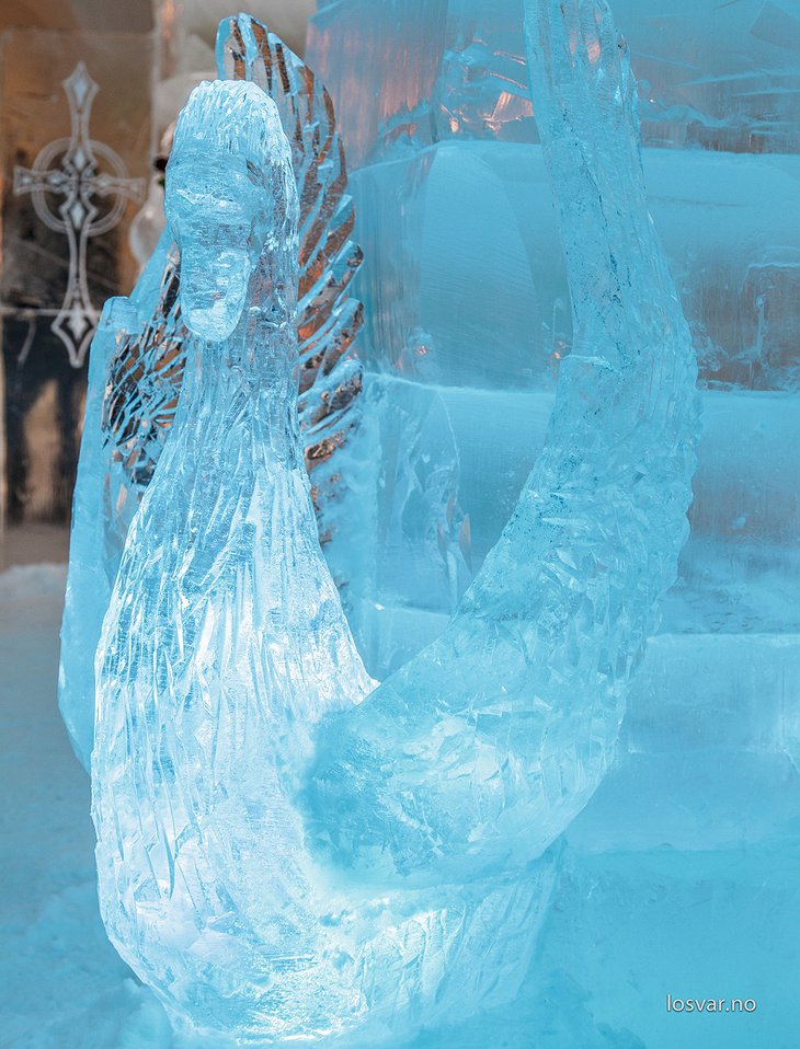 Sorrisniva Igloo Hotel ice sculpture