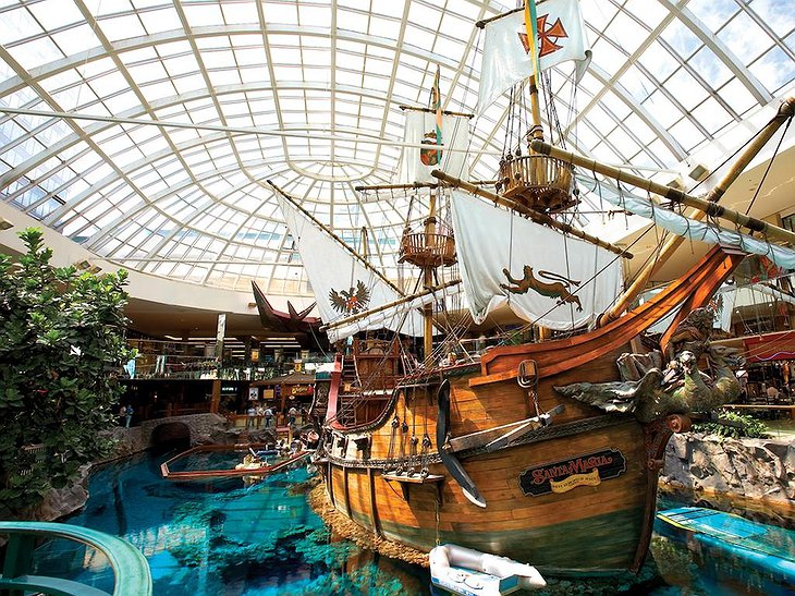 Pirate ship at the World Waterpark