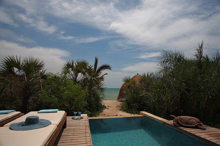 Luxury Beach Villa pool