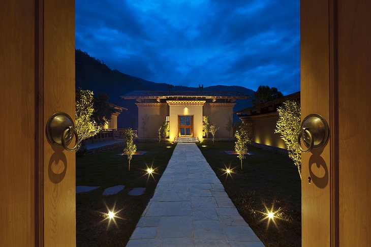 COMO Uma Punakha entrance