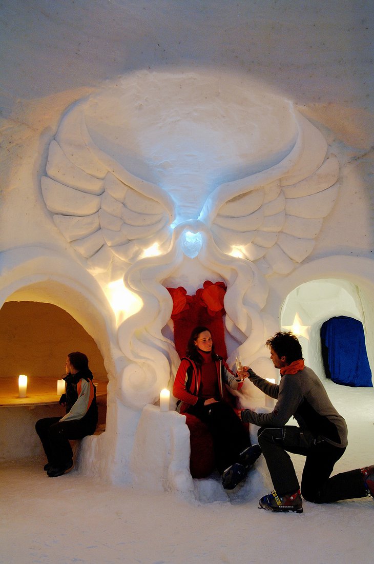 Iglu Dorf engagement room