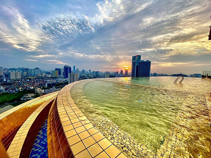 Dolce Hanoi Golden Lake 4K Gold Infinity Pool On The Rooftop Terrace