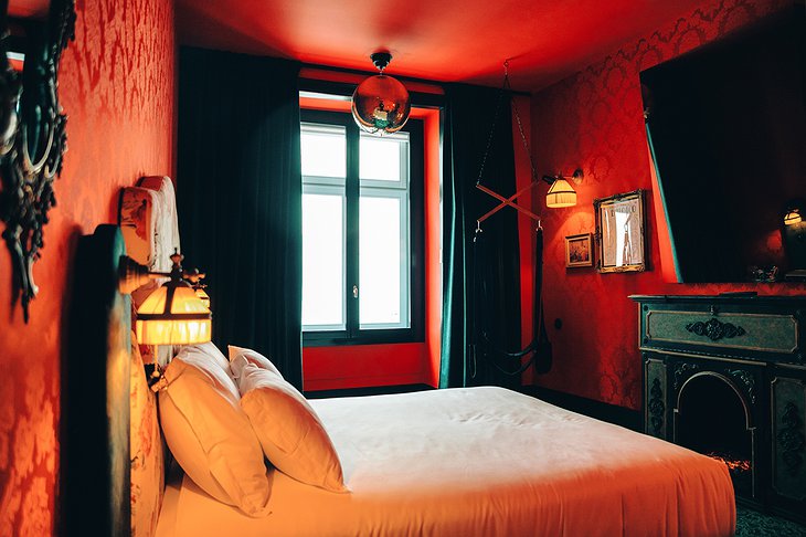 Pensão Amor Madam's Lodge Lisbon's Fantasies Room