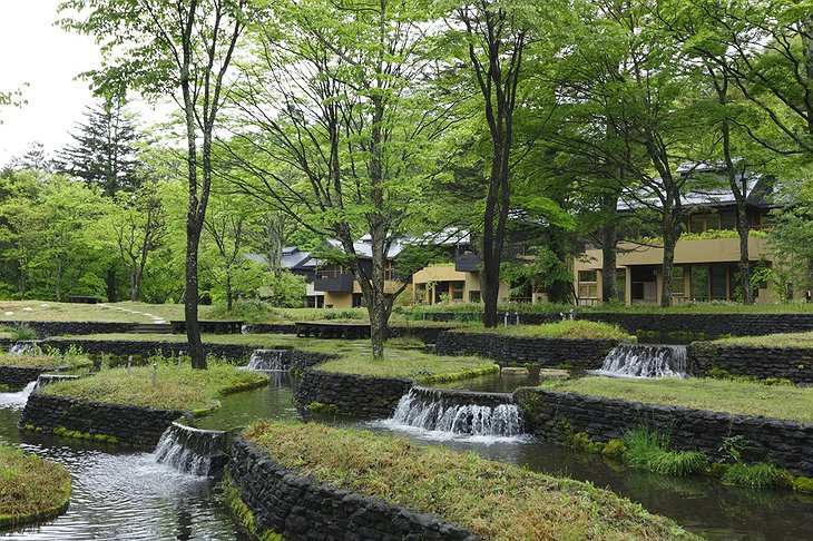 Hoshinoya Karuizawa gardens