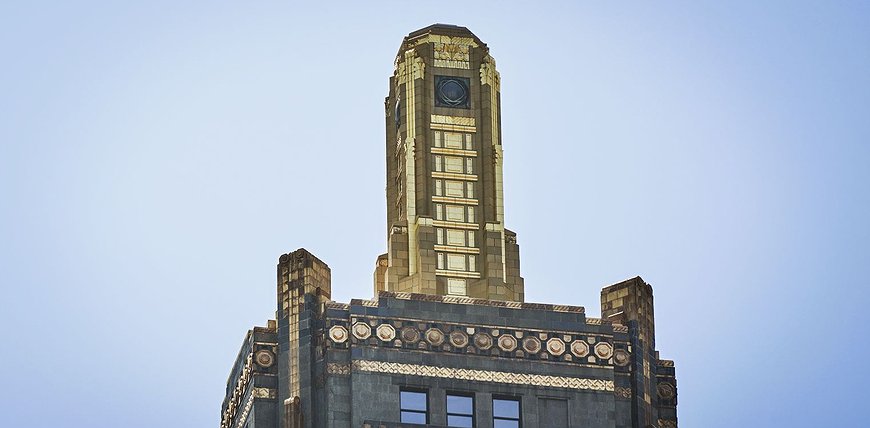 Pendry Chicago - Luxury Hotel In An Art Deco Champagne Bottle-Shaped Tower