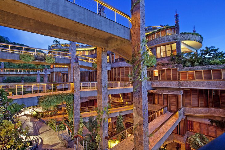 Jade Mountain Resort organic architecture