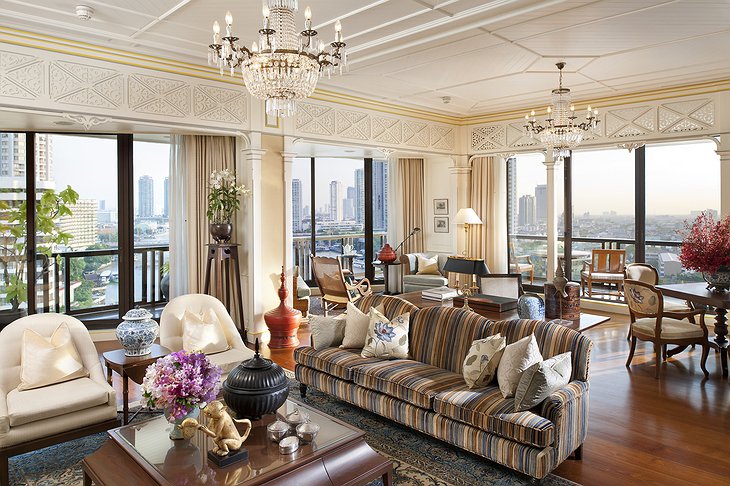 oriental suite living room