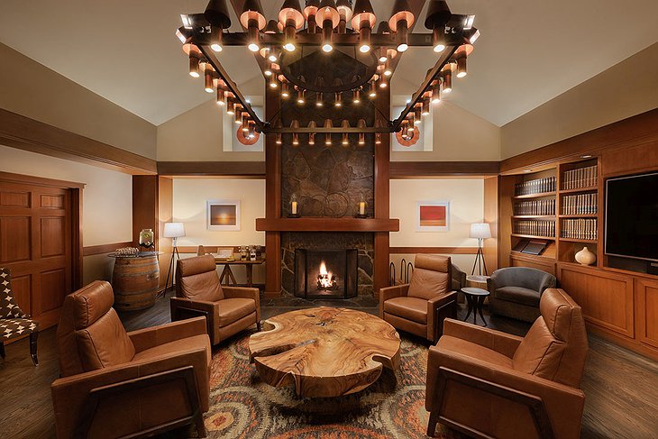 Salish Lodge Lounge