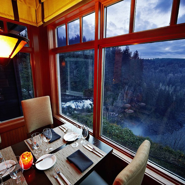 Salish Lodge Dining Waterfall Panorama