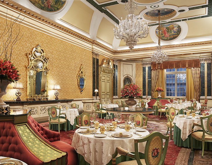 Rambagh Palace's Suvarna Mahal Restaurant