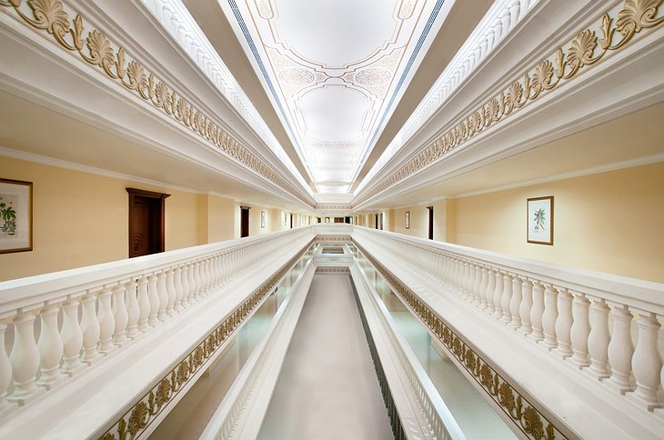 Kempinski Palm Jumeirah corridors
