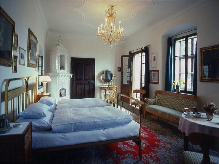Hotel Burg Oberranna bedroom
