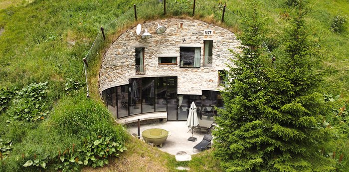 Villa Vals - Genius Underground House In Switzerland