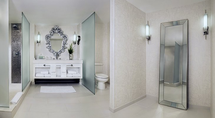 Ivory suite bathroom