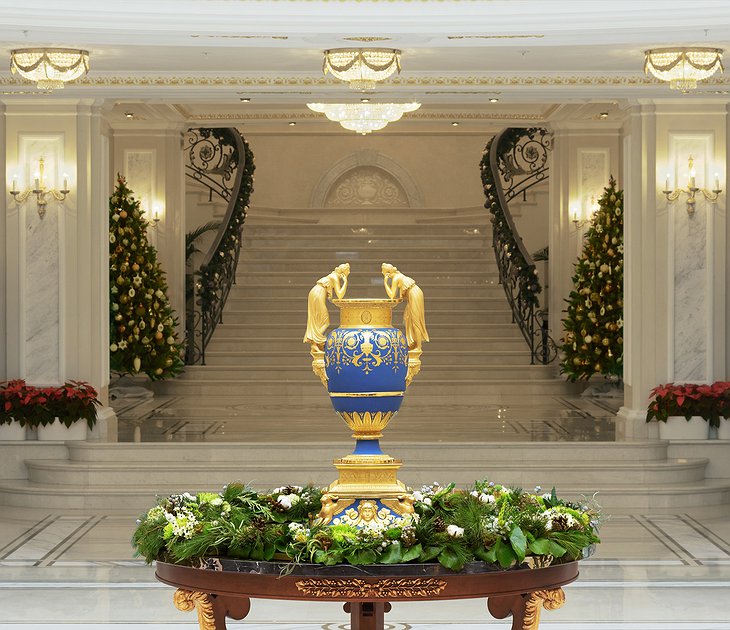 The State Hermitage Museum Official Hotel Lobby Decoration