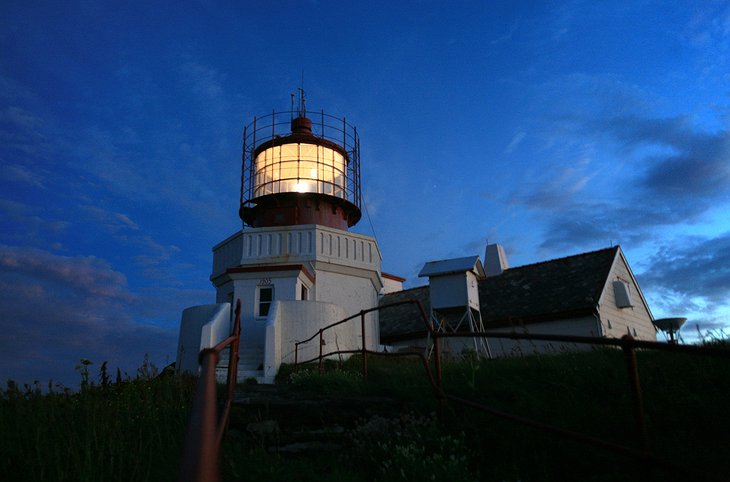 Svinoy Lighthouse at night