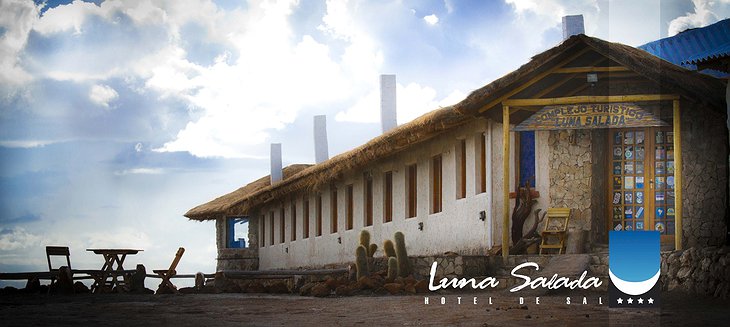 Hotel de Sal Luna Salada building entrance