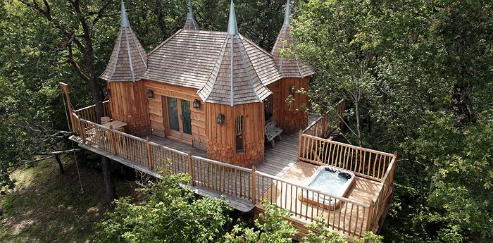 Chateaux Dans les Arbres - Castles In The Trees