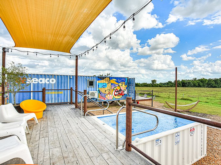 FlopHouze Shipping Container Pool