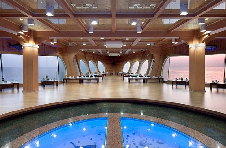 Sun Cruise Resort ship pool
