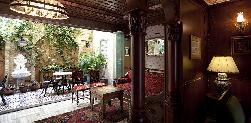 Hotel Niles - Mahagony And Elegance In Old Istanbul