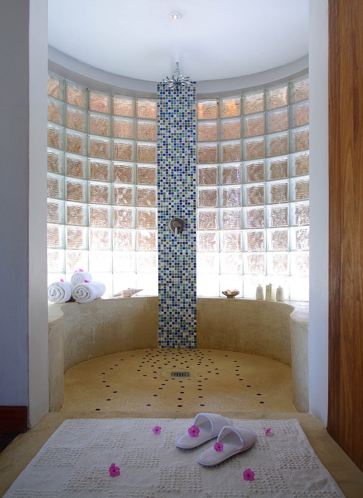 Luxury Beach Villa shower