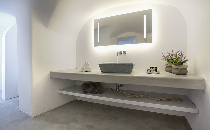 Anemolia Villa bathroom