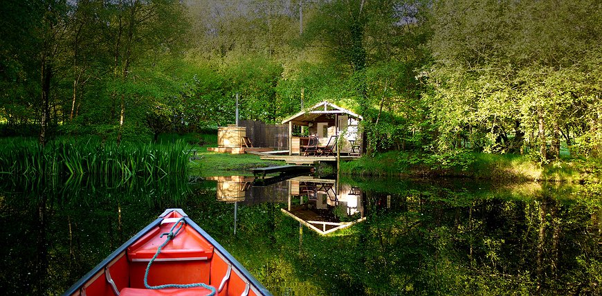 Cabin On The Lake - Back To Nature In The Welsh Countryside