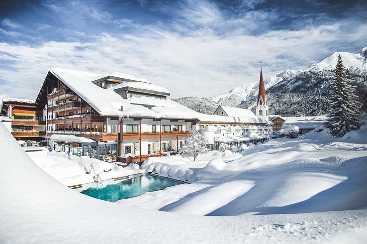 Hotel Klosterbräu & SPA Snowy Exterior